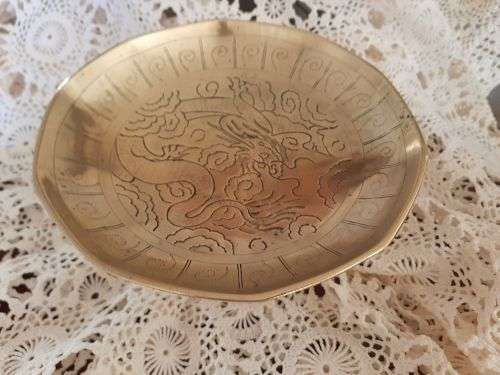 Brass tazza - Chinese design - 125cm high and 20 cm wide