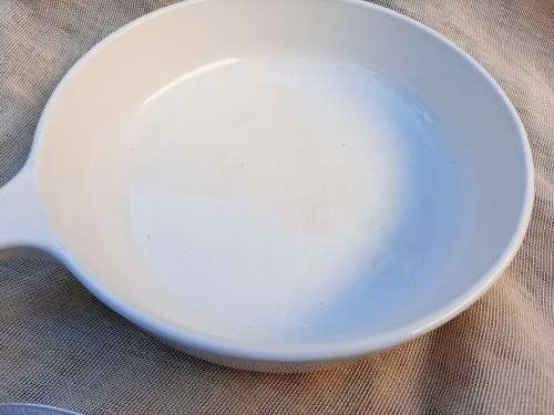 Corningware small frying pan - P-83-B 8 1/2 inches