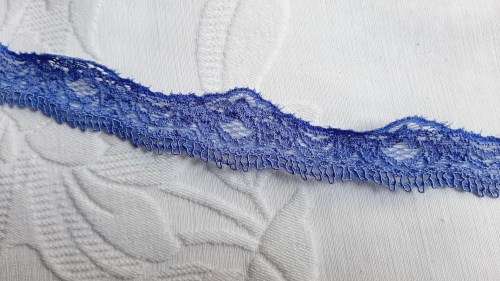 3m of synthetic stretch lace, blue,  2cm wide,