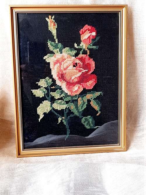 Tapestry of Roses 21 x 29 cm (measurements excl. frame)