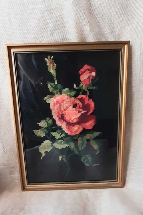 Tapestry of Roses 21 x 29 cm (measurements excl. frame)