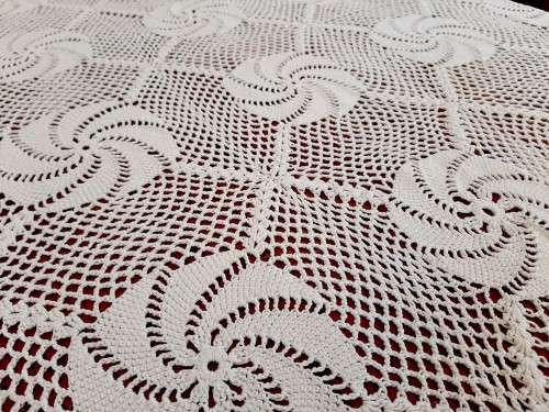 White hand crochet cotton tablecloth / bed cover / bedspread - 180 x 275 cm