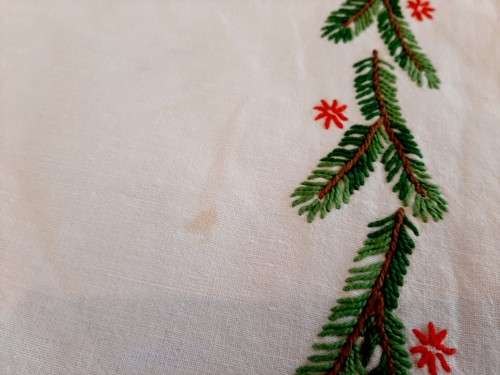 Embroidered tablecloth - small - Christmas theme - 90 x 90cm