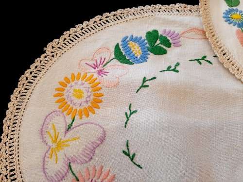 Doilie mats - vanity set - hand embroidered