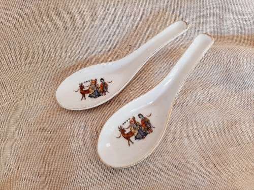 2  small Chinese soup spoons - sage pattern - 14 cm - unmarked