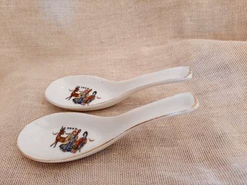 2  small Chinese soup spoons - sage pattern - 14 cm - unmarked