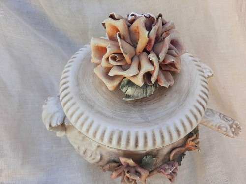 Capodimonte soup tureen