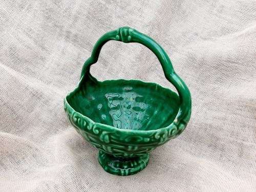 Luciaware basket vase - small chip
