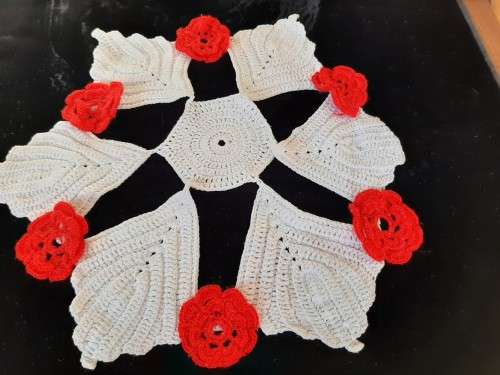 White hand-crochet doilie with red flowers 34cm