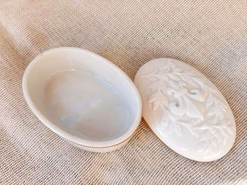 Elizabeth Arden ring / trinket box - Palace of Versailles - 8.5cm - good condition