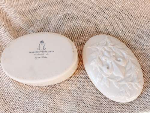 Elizabeth Arden ring / trinket box - Palace of Versailles - 8.5cm - good condition
