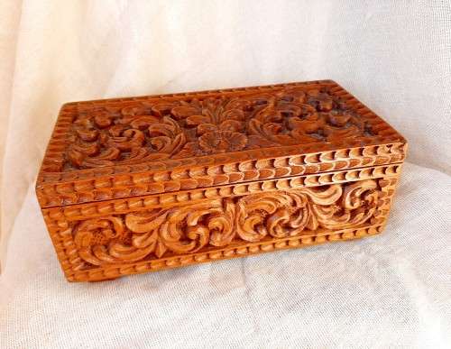 Wooden jewellery box - vintage - 21cm (l) x 10cm (w) x 8.5cm (h)