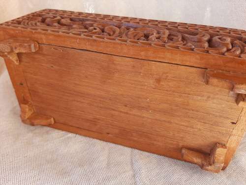 Wooden jewellery box - vintage - 21cm (l) x 10cm (w) x 8.5cm (h)