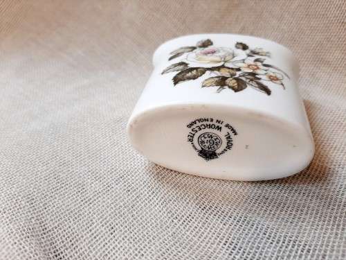 Royal Worcester toothpick holder 6.5cm toothpick holder