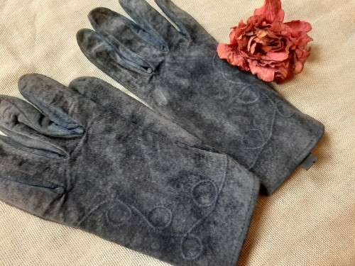 Vintage fashion gloves - suede leather, blue, size small - very good condition