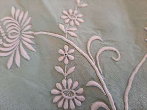 2 vintage guest towels - good condition - pale green - 106 x 62cm