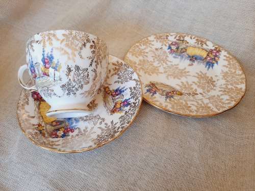 Queen Anne bone china -  pattern 8158 - trio