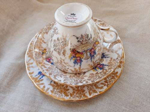 Queen Anne bone china -  pattern 8158 - trio