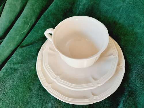 Villeroy and Boch coffee cup trio - Manoir