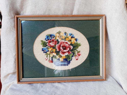 Tapestry - basket of flowers 31 x 23 cm