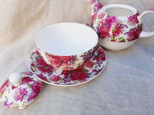 Maxwell Williams - Tea for one teapot - Roseberry pattern
