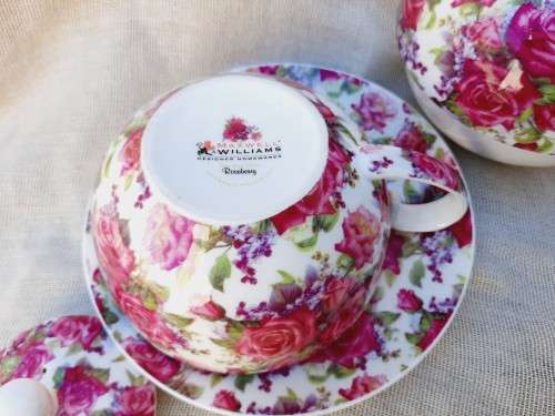 Maxwell Williams - Tea for one teapot - Roseberry pattern