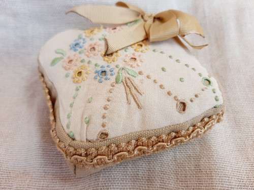 Handmade pincushion -- 9cm x9cm