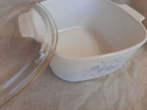 Corningware casserole dish - good condition - A-3-B 3 litre