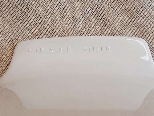 Corningware casserole dish - good condition - A-3-B 3 litre