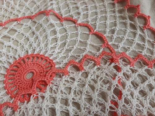 3 pink and white doilies 32-37cm
