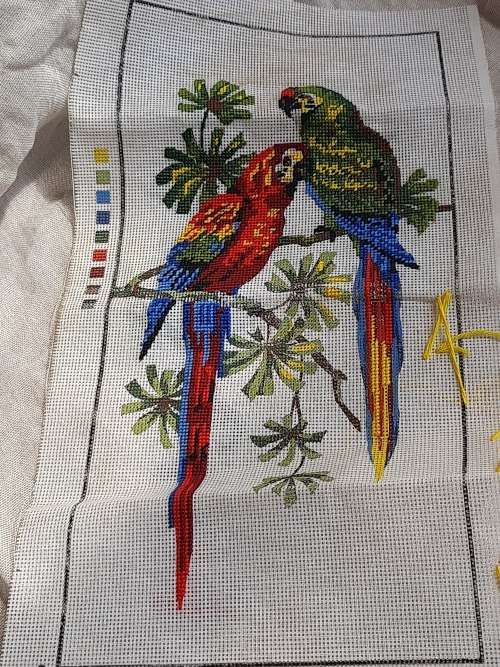 Unfinished tapestry - parrots - 24 x 47cm (tapestry area)