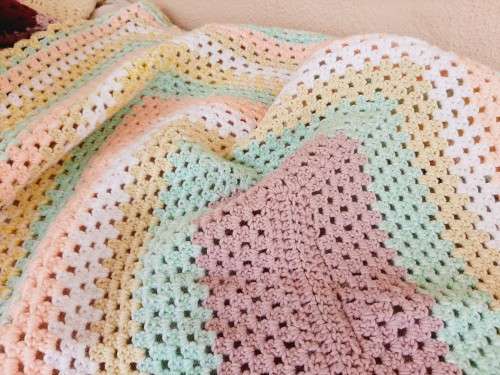 Small crochet baby blanket in pastel colours - unused - 80 x 84cm