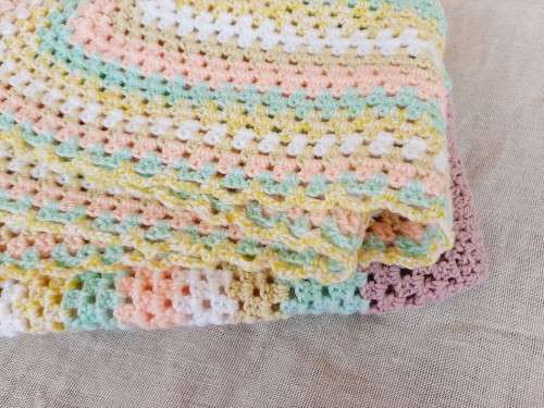 Small crochet baby blanket in pastel colours - unused - 80 x 84cm