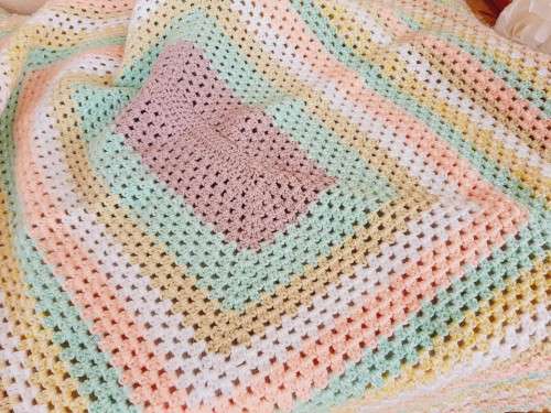 Small crochet baby blanket in pastel colours - unused - 80 x 84cm