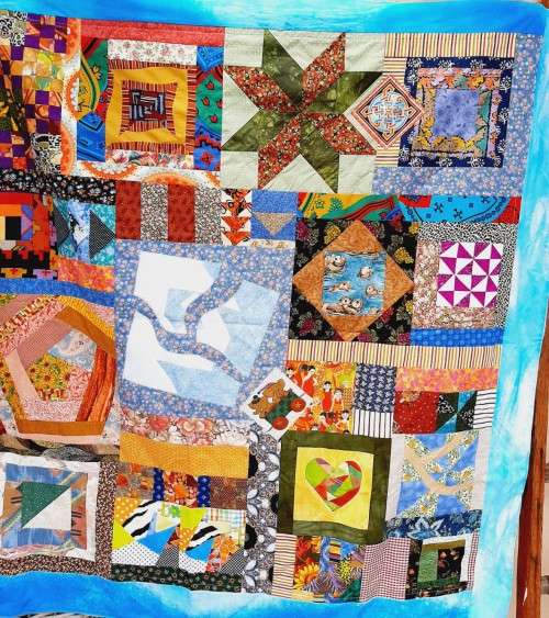 Quilt - with fleecy backing 120  x 120 cm - unused