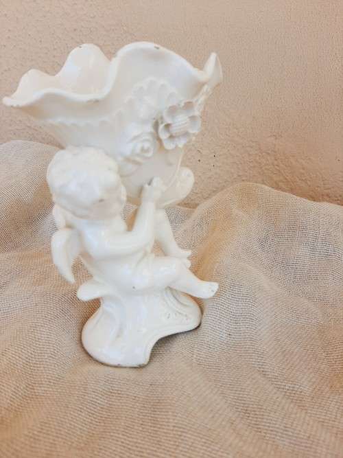Balboa Putti / cherub vase - 13cm high