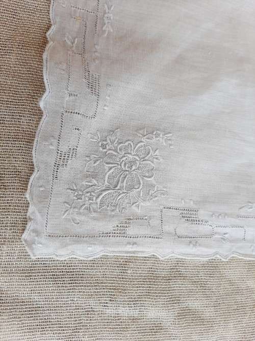 Finely embroidered handkerchief / hanky 26 x 26cm