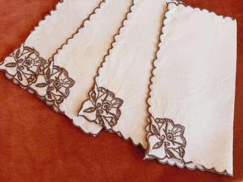 Set of 4 Madeira embroidery napkins 23 x 23cm