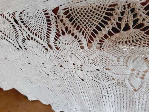 Large, crochet tablecloth/ bed cover - white - 200 x 226 cm  - cotton