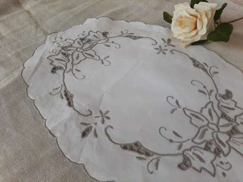 Embroidered doilie/ doilie - white and grey 27 x 37cm