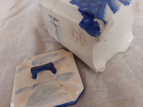 Blue and white cannister - rice - 17cm high x 11cm x 11cm
