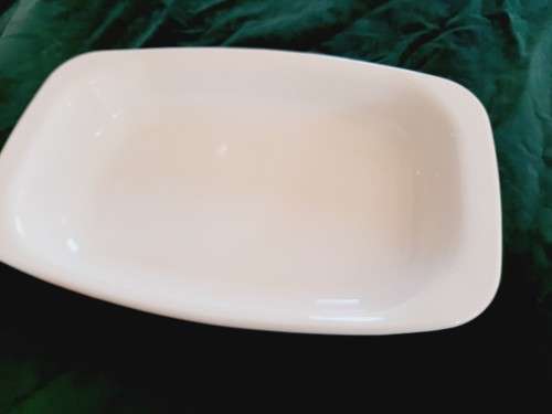 Corningware roaster dish- 40cm handle to handle x 25cm  x 6cm deep. P-21