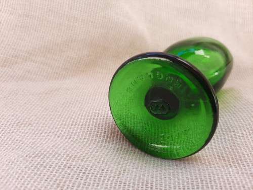 Eye bath - green glass  - made in England - 6cm high