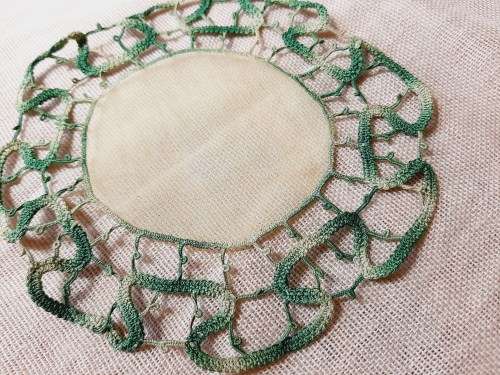 Small doily/ doilie - beautifully crocheted - netting in the centre - 15 cm