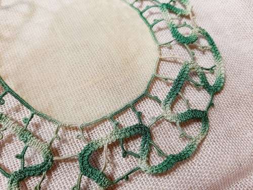 Small doily/ doilie - beautifully crocheted - netting in the centre - 15 cm