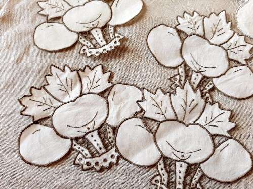 6 Small Madeira embroidery doilies - -10-22 cm