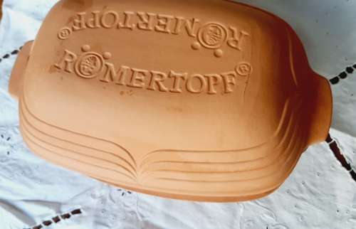 Romertopf casserol dish - 31cm handle end to handle end