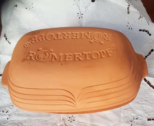 Romertopf casserol dish - 31cm handle end to handle end