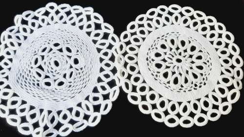 Two round doilies - white - 25-26 cm