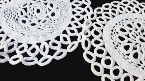 Two round doilies - white - 25-26 cm